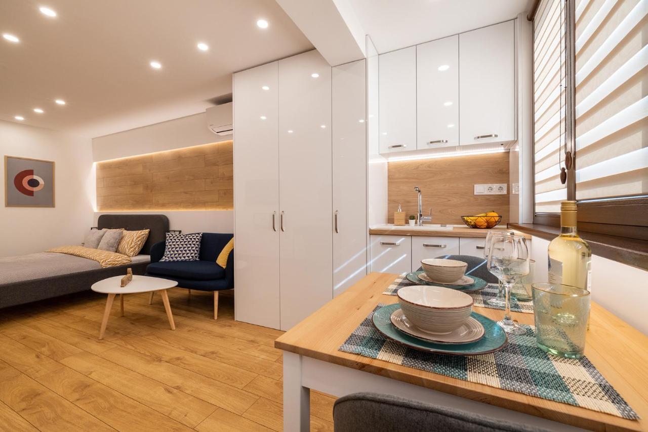 Luxury Living High-end Amenities And Great Location By Flat Mаnager Apartament